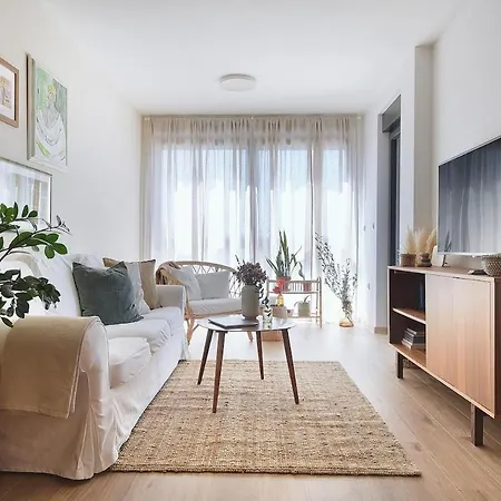 Apartment Splendeur - Modern With Private Parking *