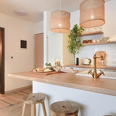 Appartement Splendeur - Modern With Private Parking