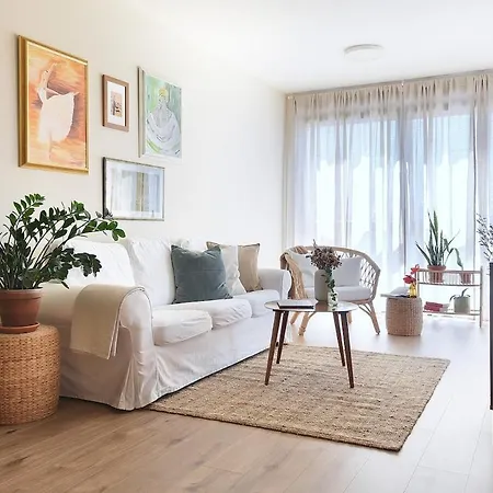 Splendeur - Modern With Private Parking Apartment *