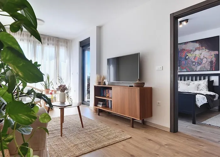 Splendeur - Modern With Private Parking * Pula