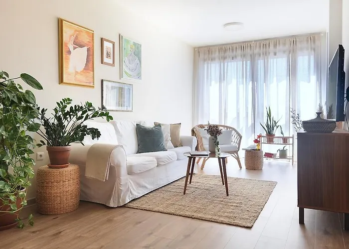 Splendeur - Modern With Private Parking Apartment *