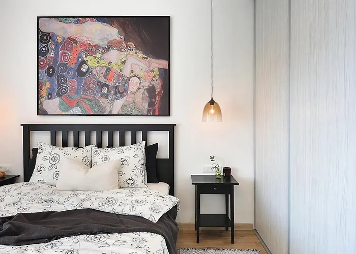 Splendeur - Modern With Private Parking